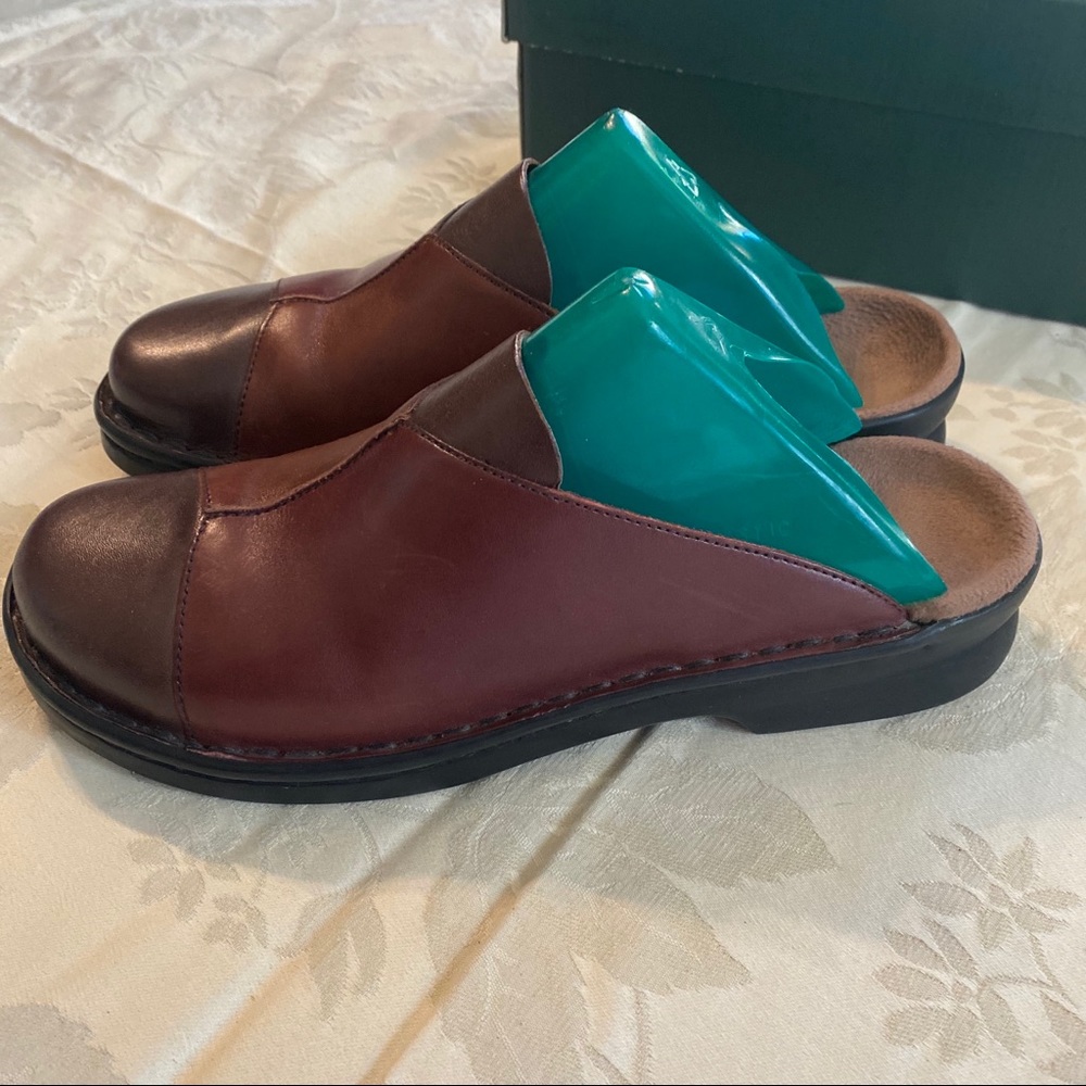 Clarks Leather Clogs - Picture 3 of 10